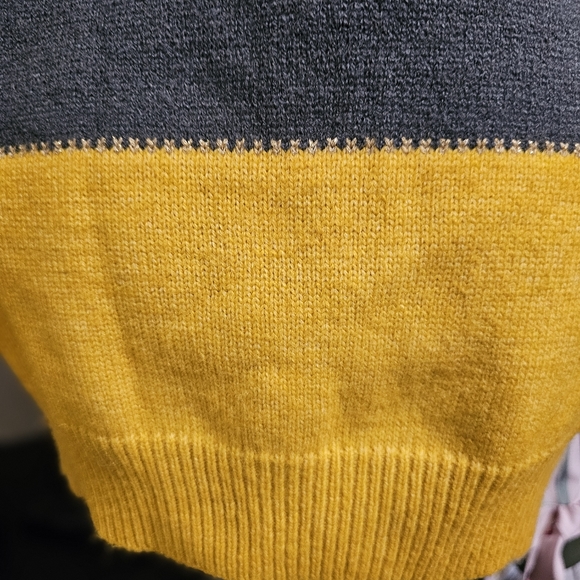 Green Color Block Patchwork Sweater - Picture 6 of 9